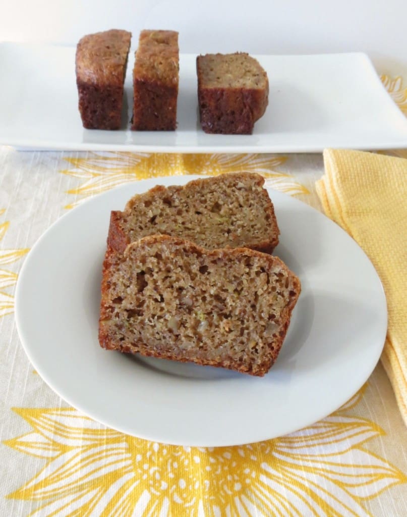 Apples Cinnamon and Walnut Bread 